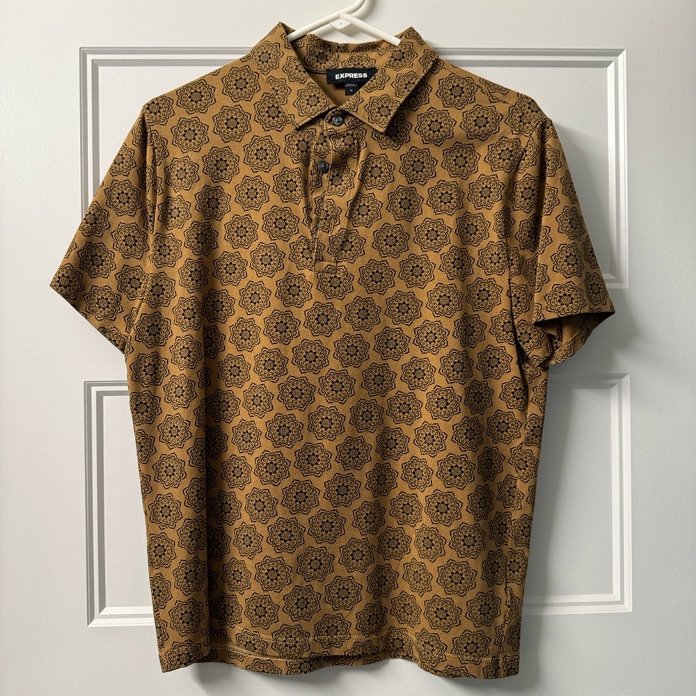 Men’s Express Short Sleeve Patterned Polo (Medium)